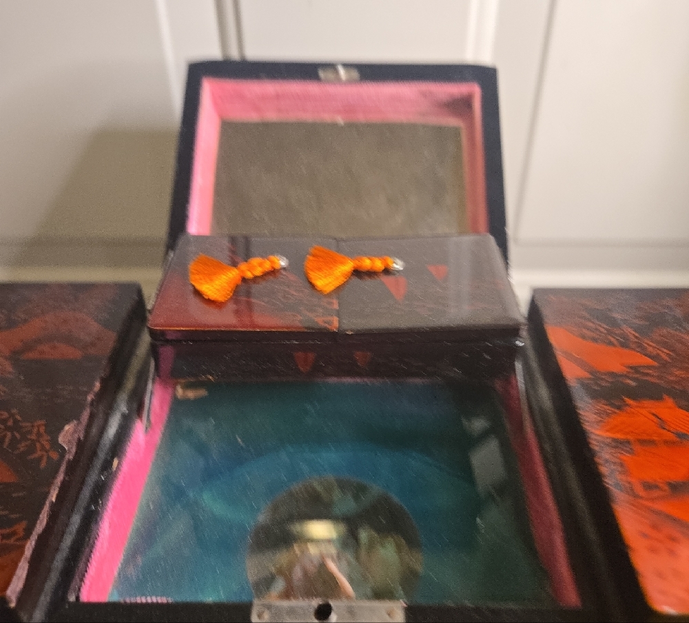 Vintage Japanese Lacquer Asian Spinning Girl Music Box Jewelry Box - Picture 12 of 16